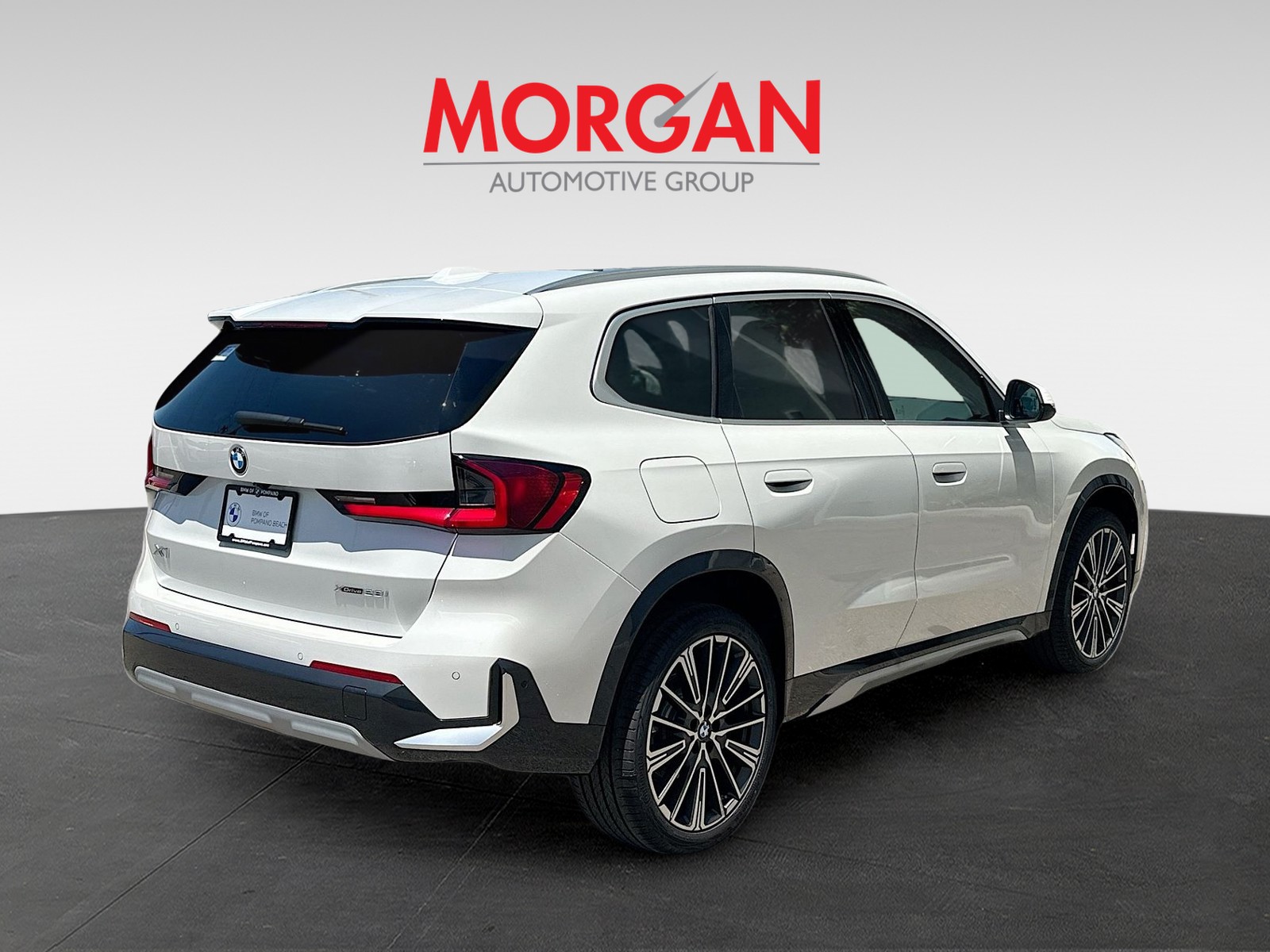 New 2026 Mineral White Metallic BMW xDrive28i image 5