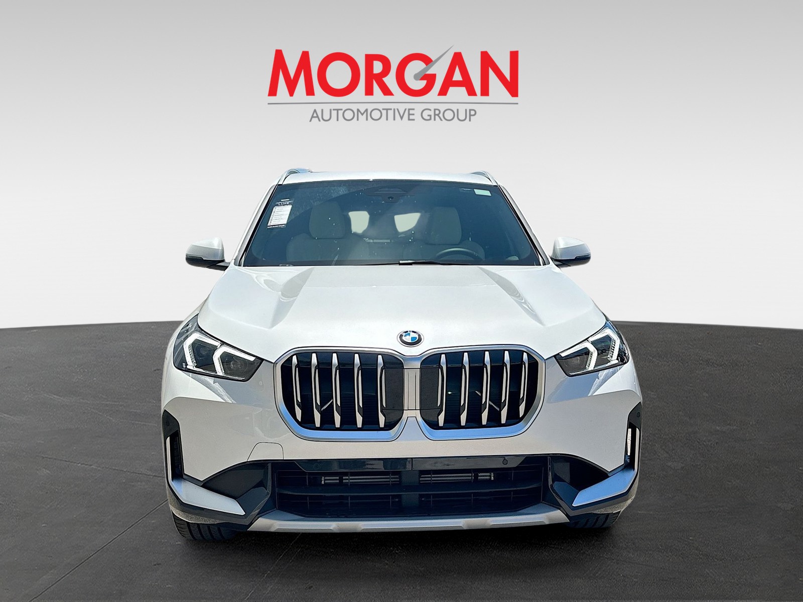 New 2026 Mineral White Metallic BMW xDrive28i image 2