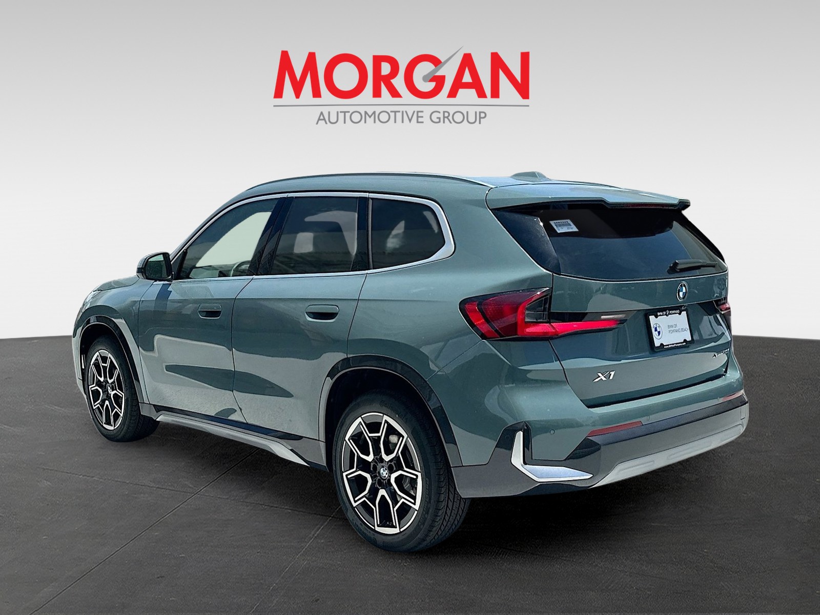 New 2026 Cape York Green Metallic BMW xDrive28i image 4