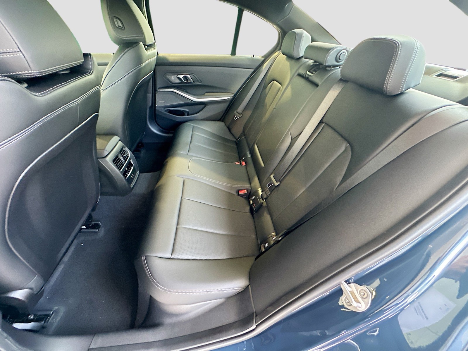 New 2026 Arctic Race Blue Metallic BMW M340i NA image 18