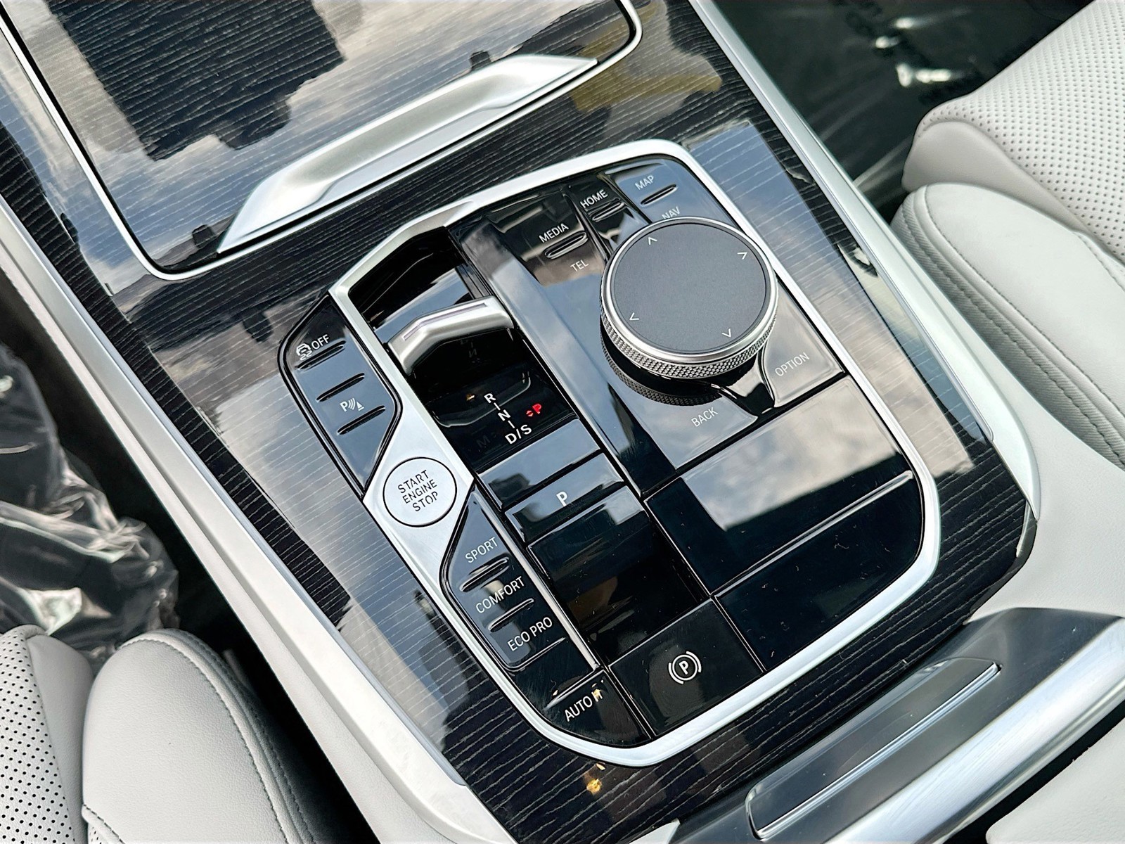 2026 BMW X5 40i - Photo 14