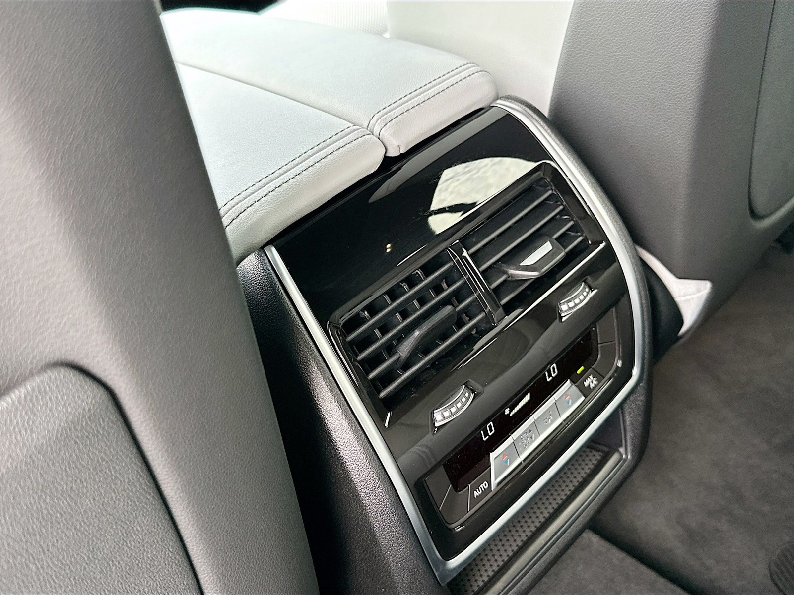 2026 BMW X5 40i - Photo 19