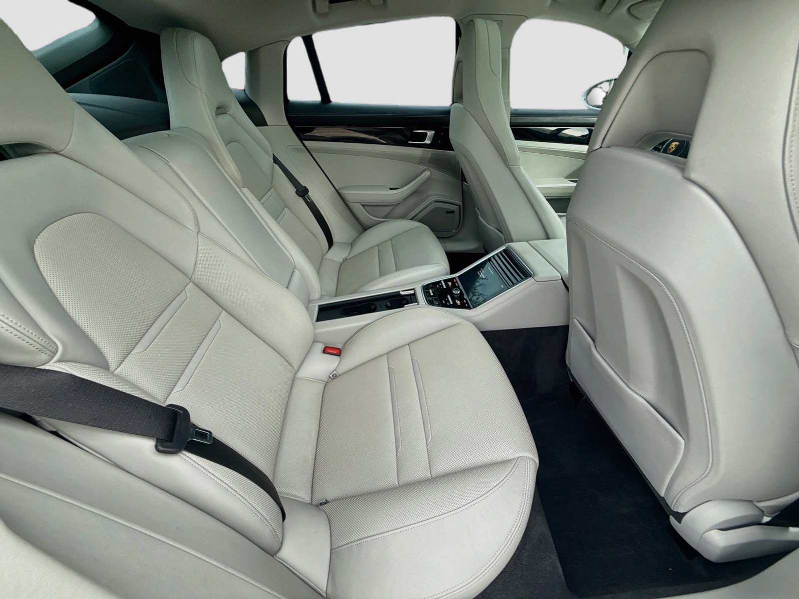 Used 2023 White Porsche 4 image 29