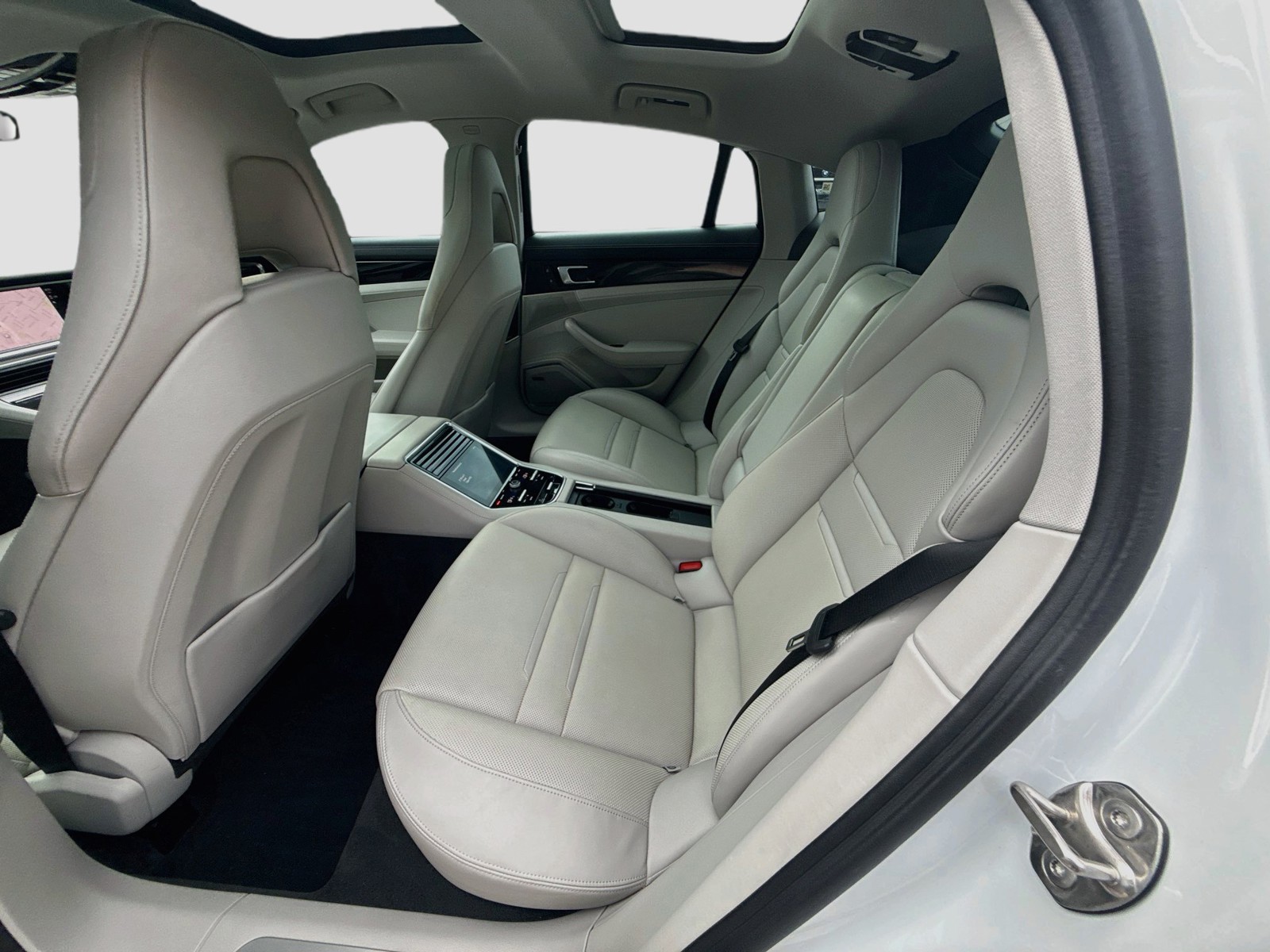 Used 2023 White Porsche 4 image 24