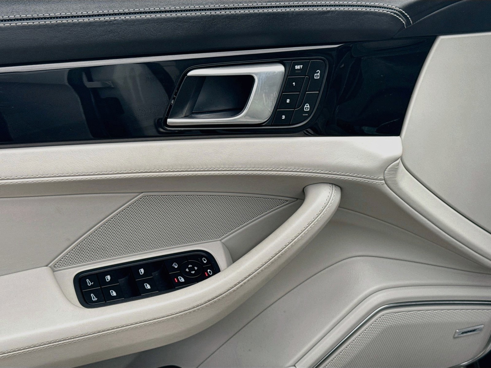 Used 2023 White Porsche 4 image 17