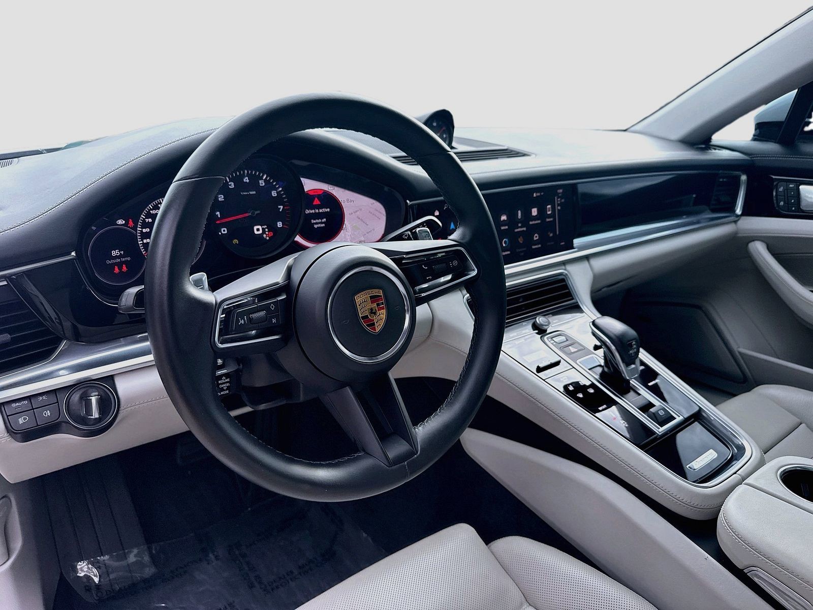 Used 2023 White Porsche 4 image 9