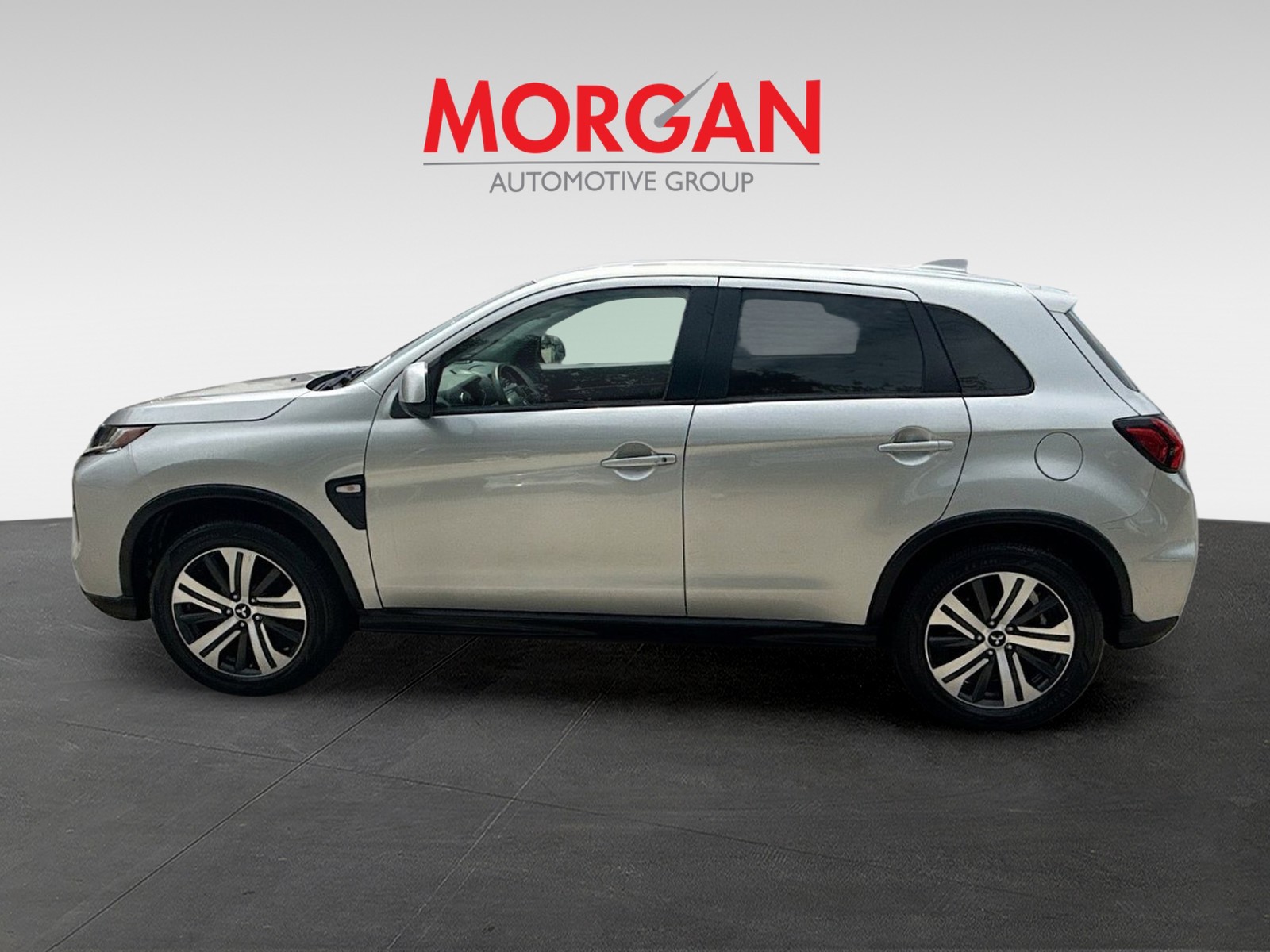 Used 2021 Silver Mitsubishi ES image 4
