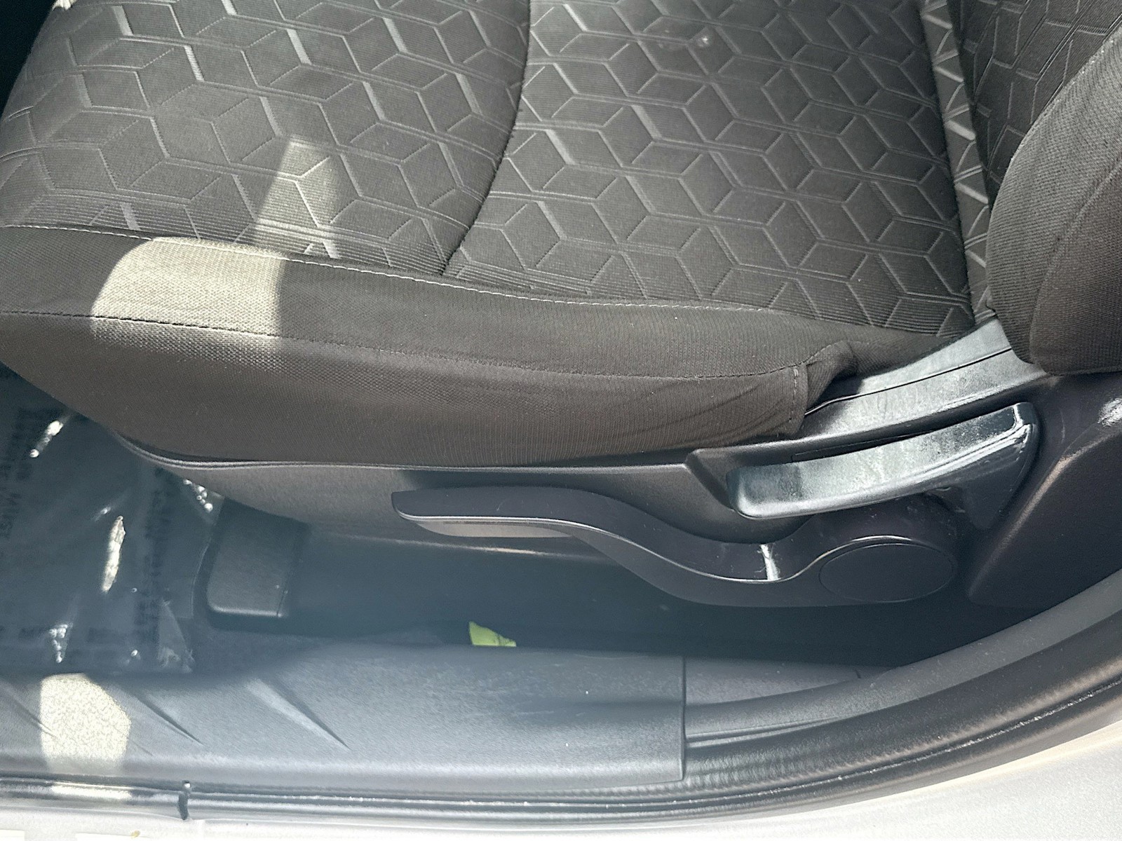 Used 2021 Silver Mitsubishi ES image 17