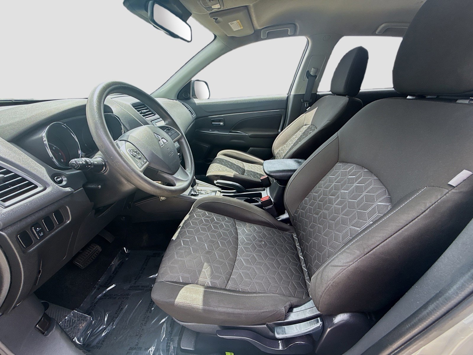 Used 2021 Silver Mitsubishi ES image 18