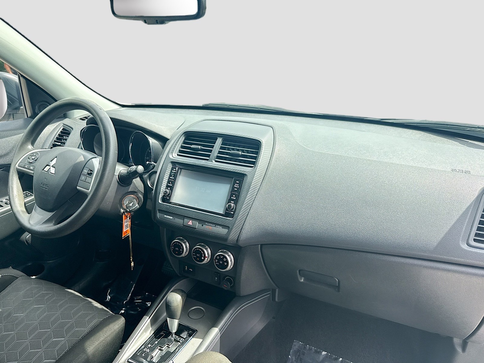 Used 2021 Silver Mitsubishi ES image 31
