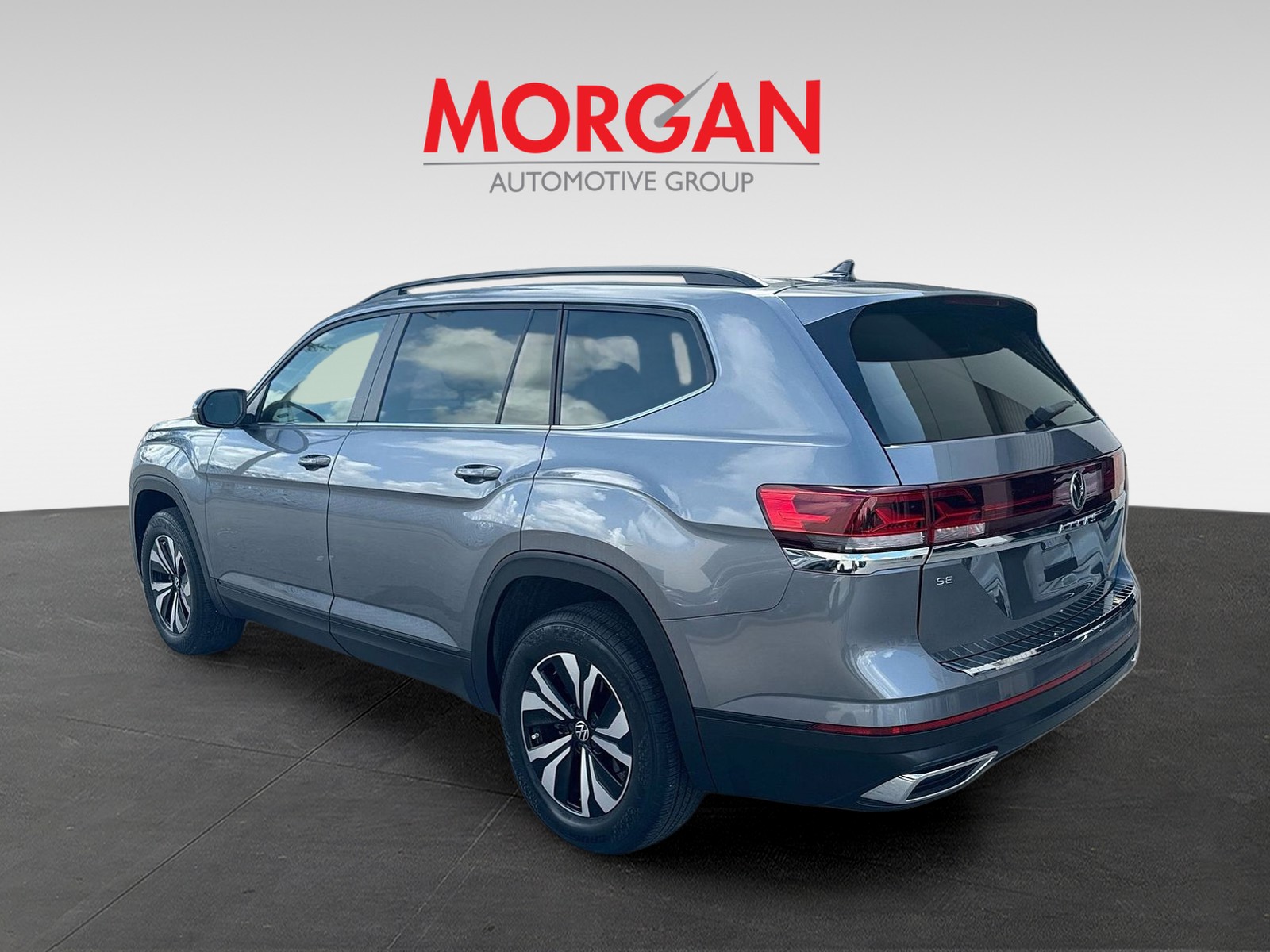 Certified Used 2024 Gray Volkswagen 2.0T SE image 5