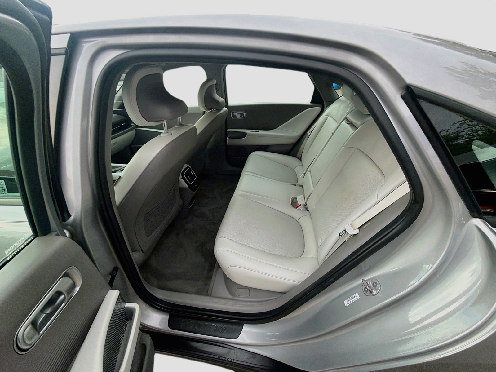 Used 2024 Curated Silver Hyundai SEL image 24