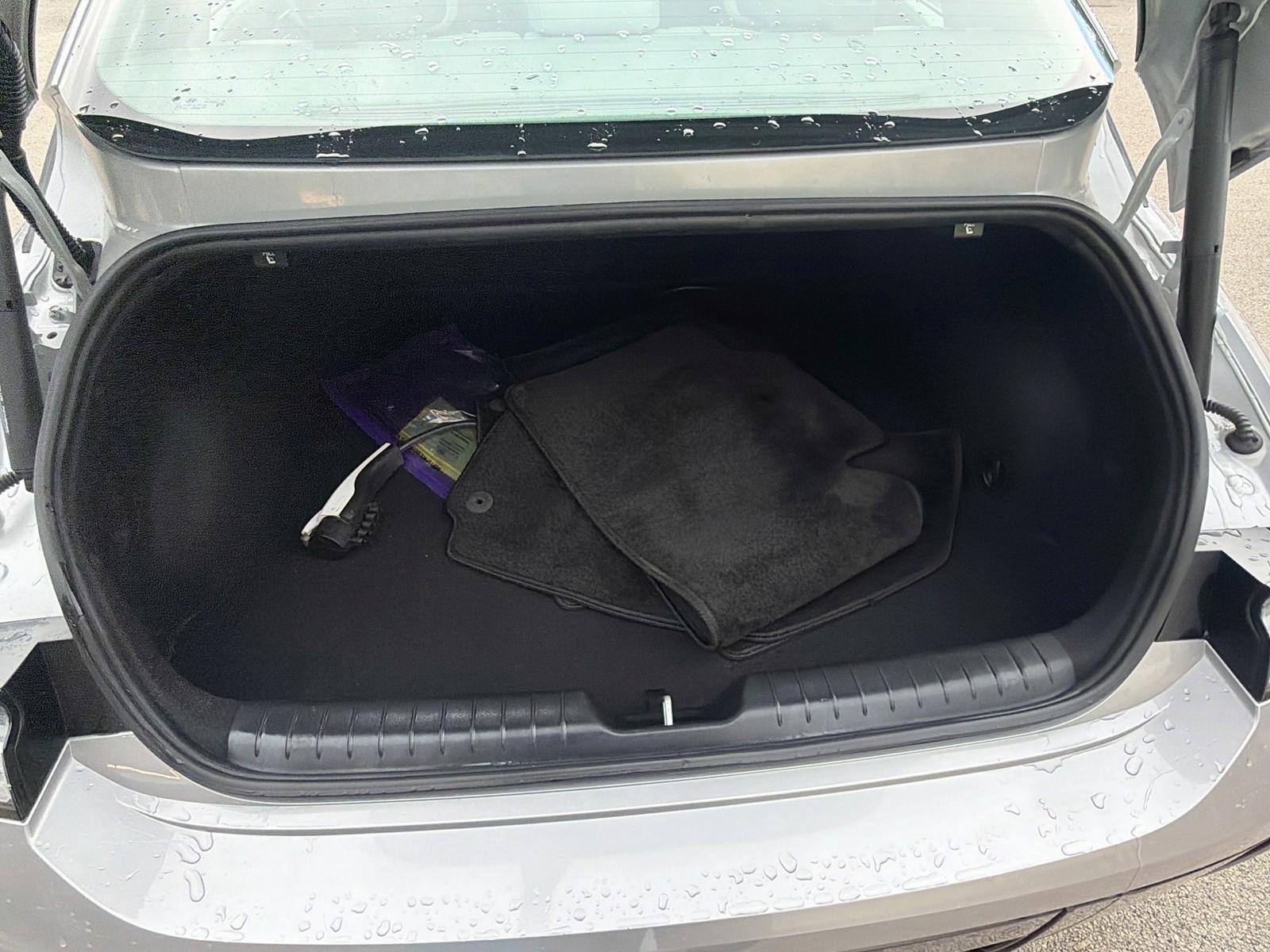 Used 2024 Curated Silver Hyundai SEL image 27
