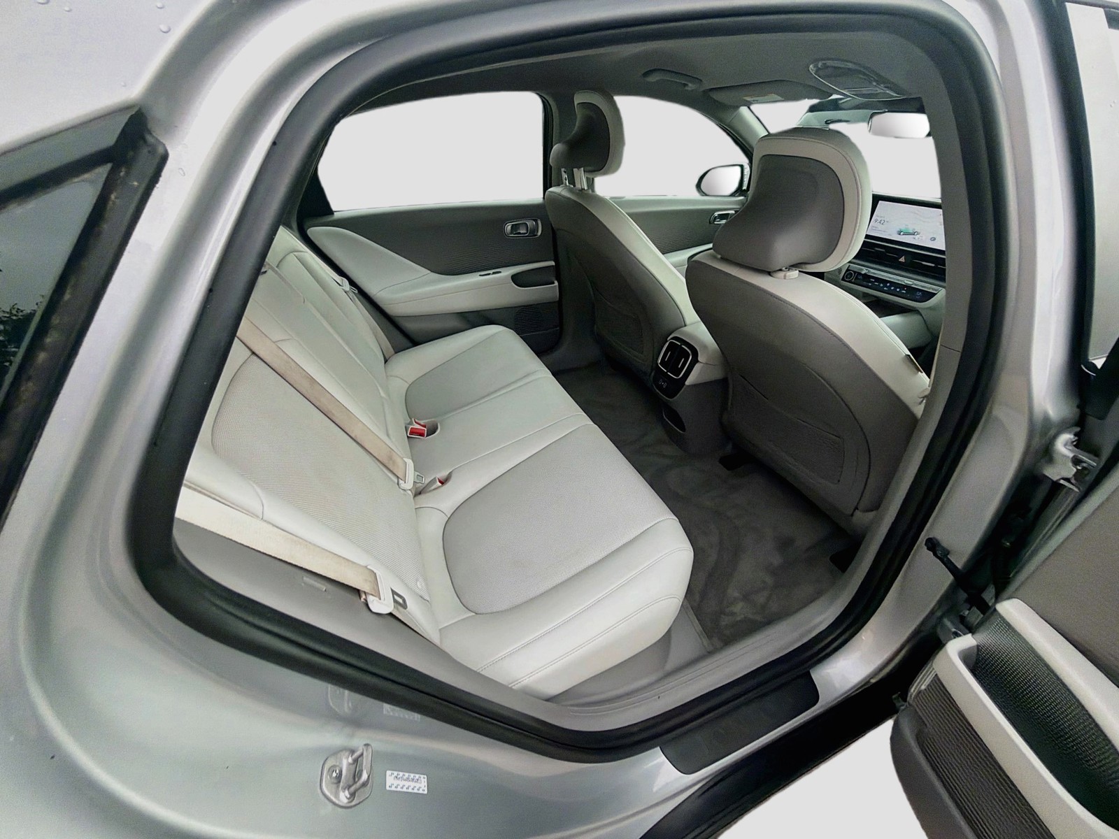 Used 2024 Curated Silver Hyundai SEL image 29
