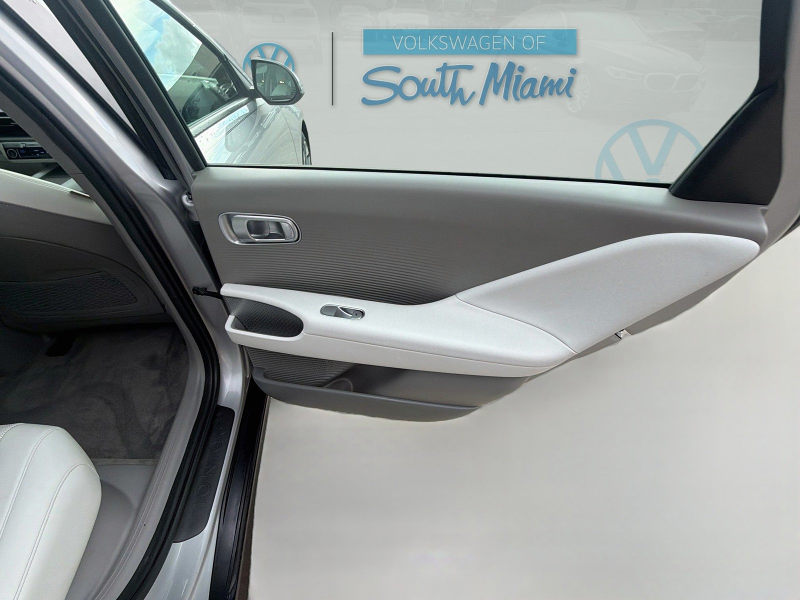 Used 2024 Curated Silver Hyundai SEL image 31
