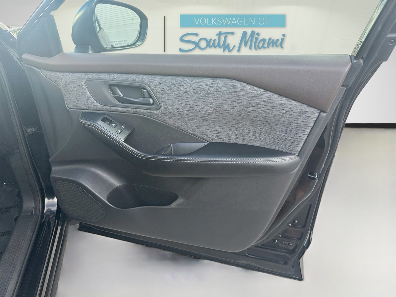 Used 2021 Super Black Nissan S image 31