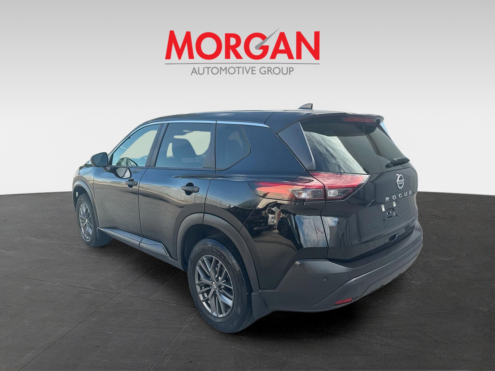 Used 2021 Super Black Nissan S image 5