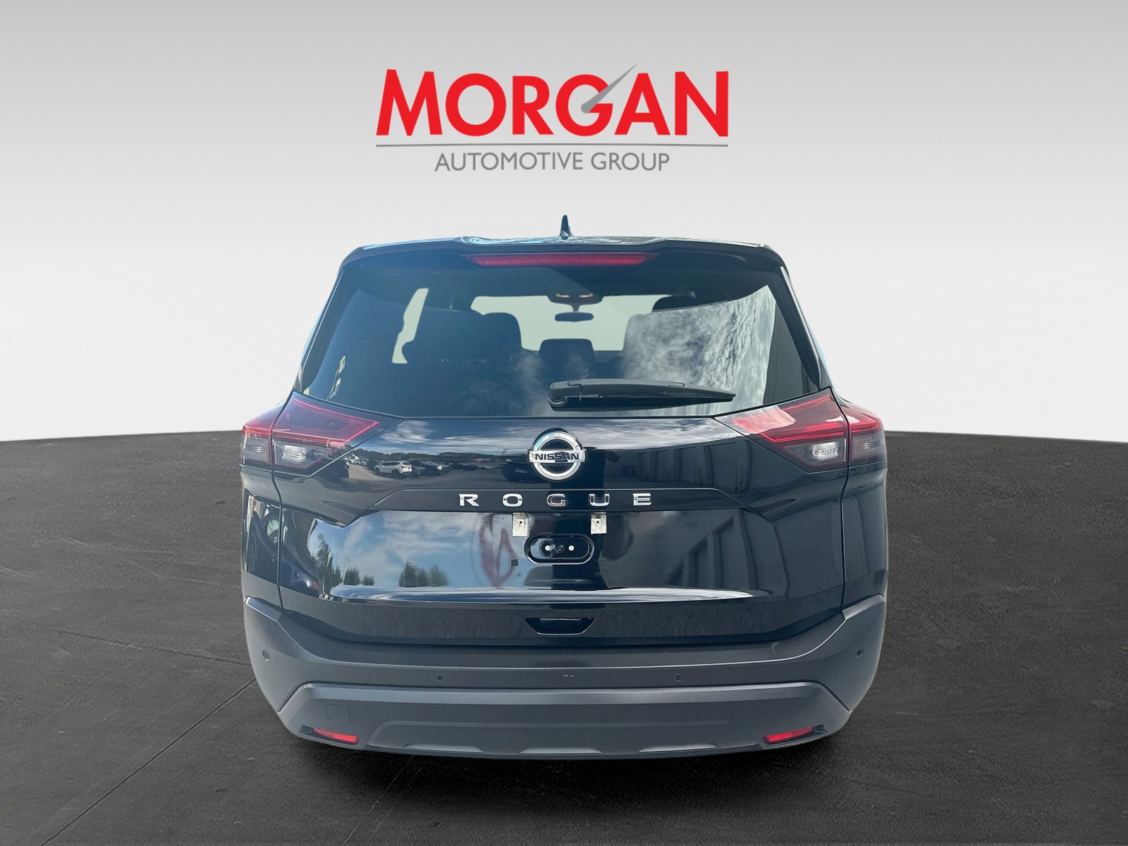 Used 2021 Super Black Nissan S image 6