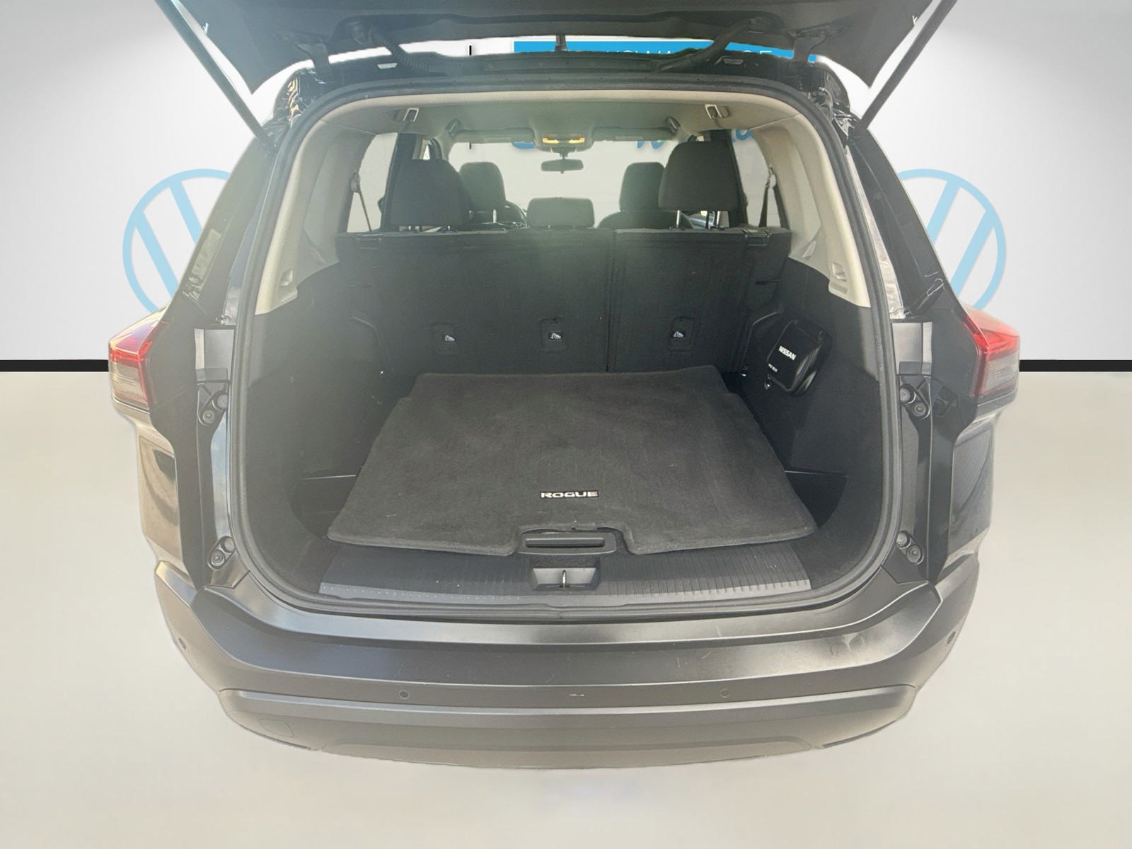 Used 2021 Super Black Nissan S image 24