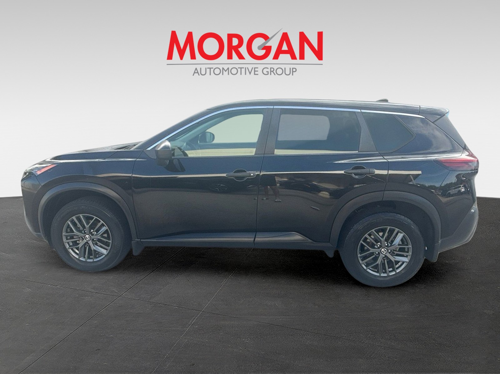 Used 2021 Super Black Nissan S image 4