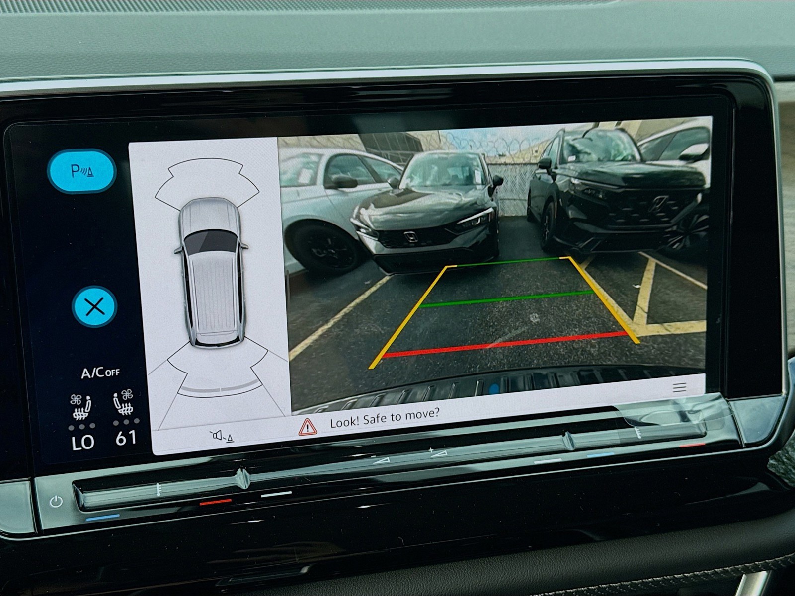 2026 Volkswagen Atlas — photo 13 view
