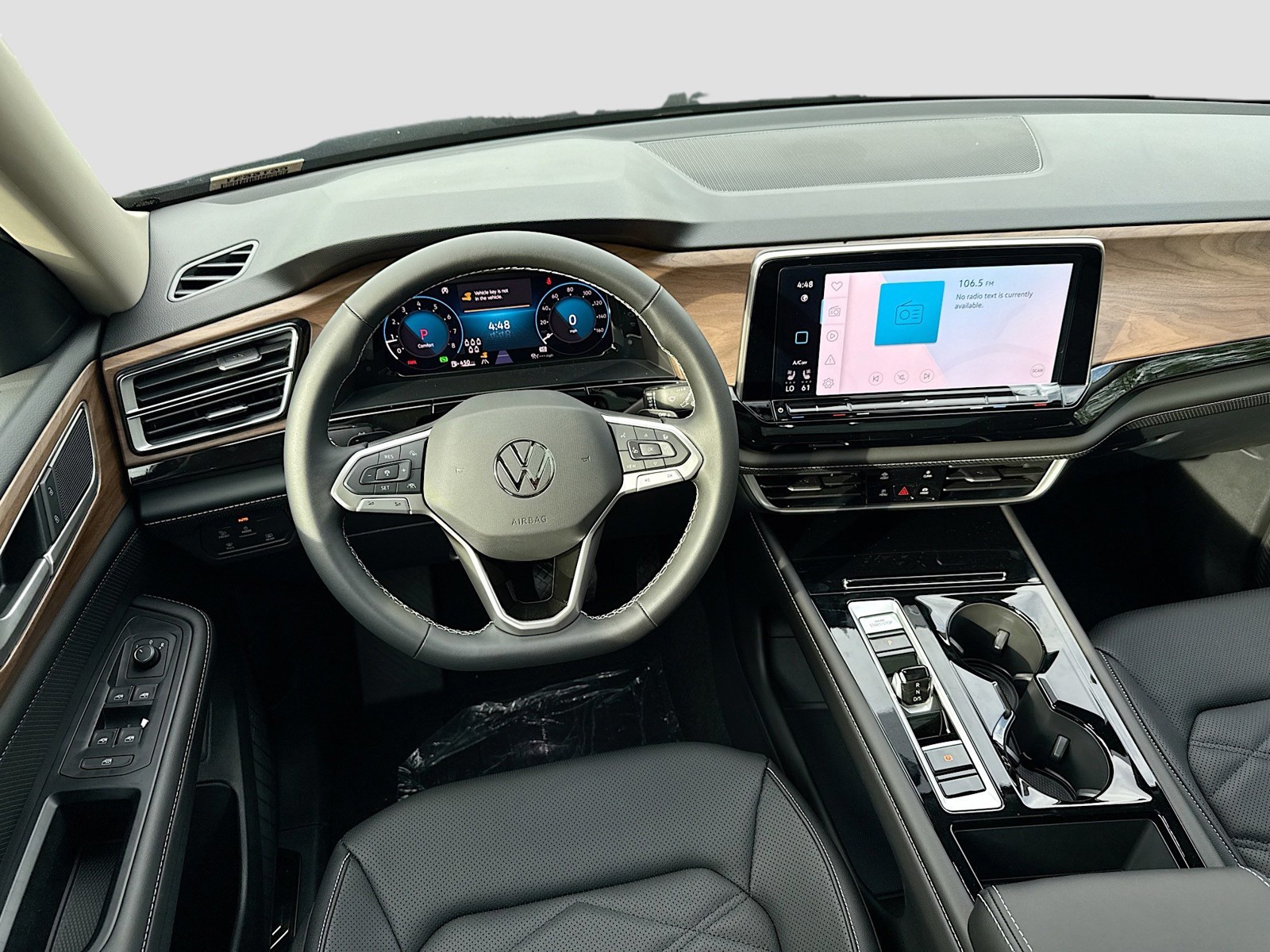 2026 Volkswagen Atlas — photo 18 view