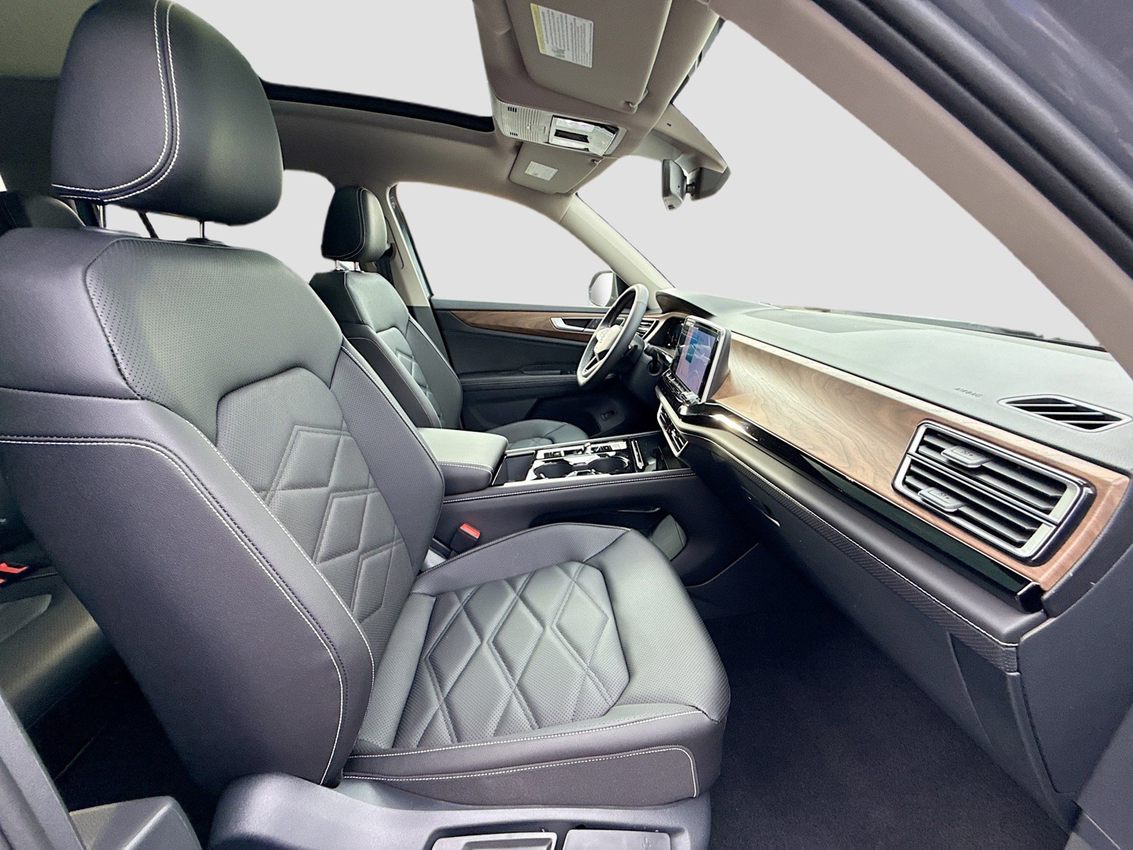 2026 Volkswagen Atlas — photo 25 view