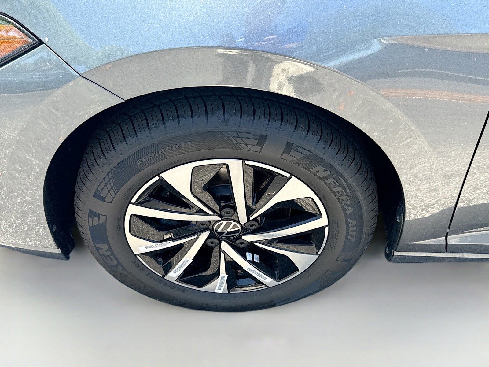 New 2026 Platinum Volkswagen S image 25