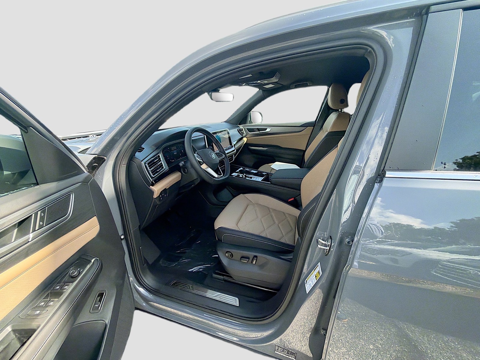 New 2026 Gray Volkswagen 2.0T SE w/Technology image 16