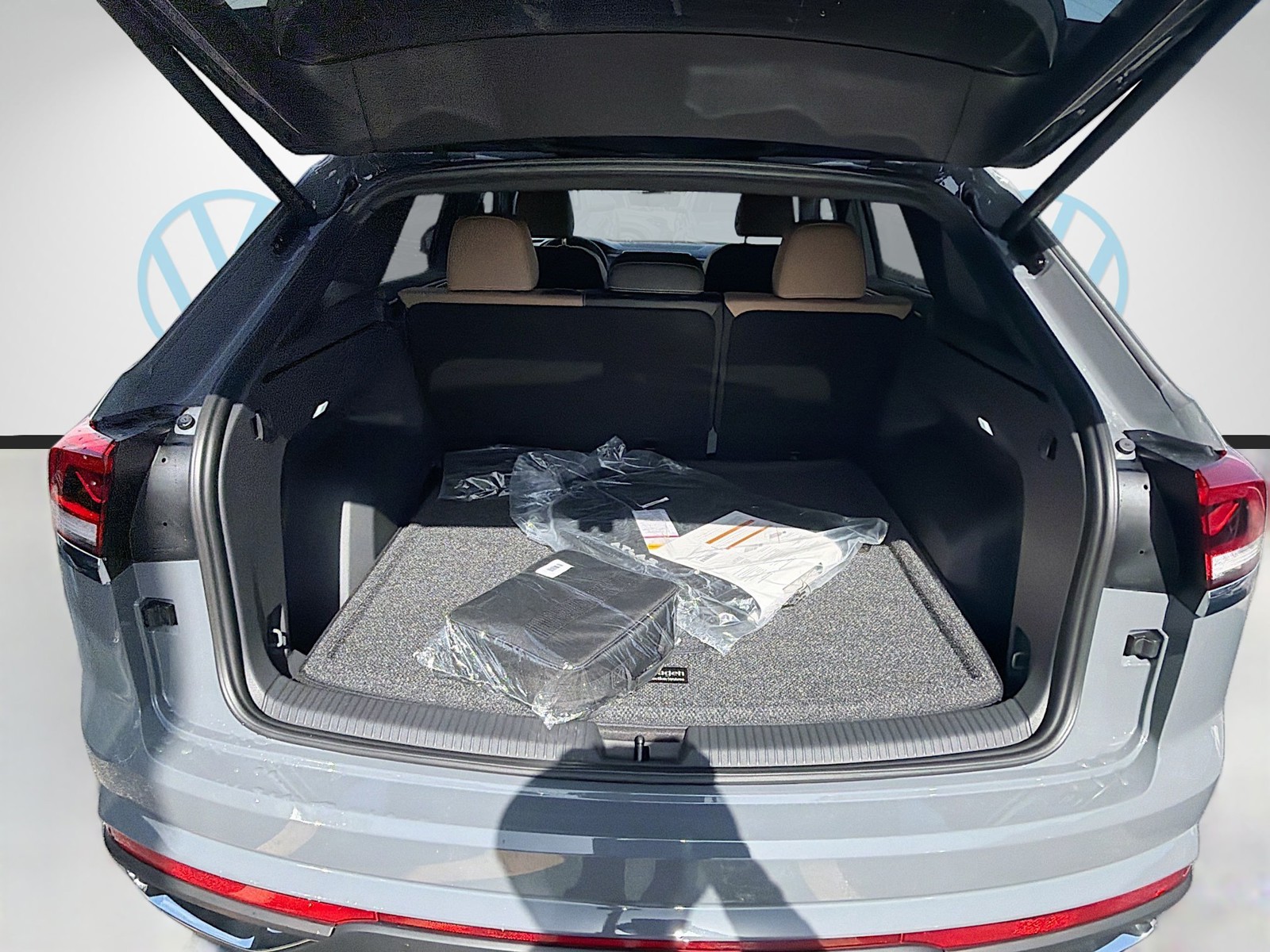 New 2026 Gray Volkswagen 2.0T SE w/Technology image 21
