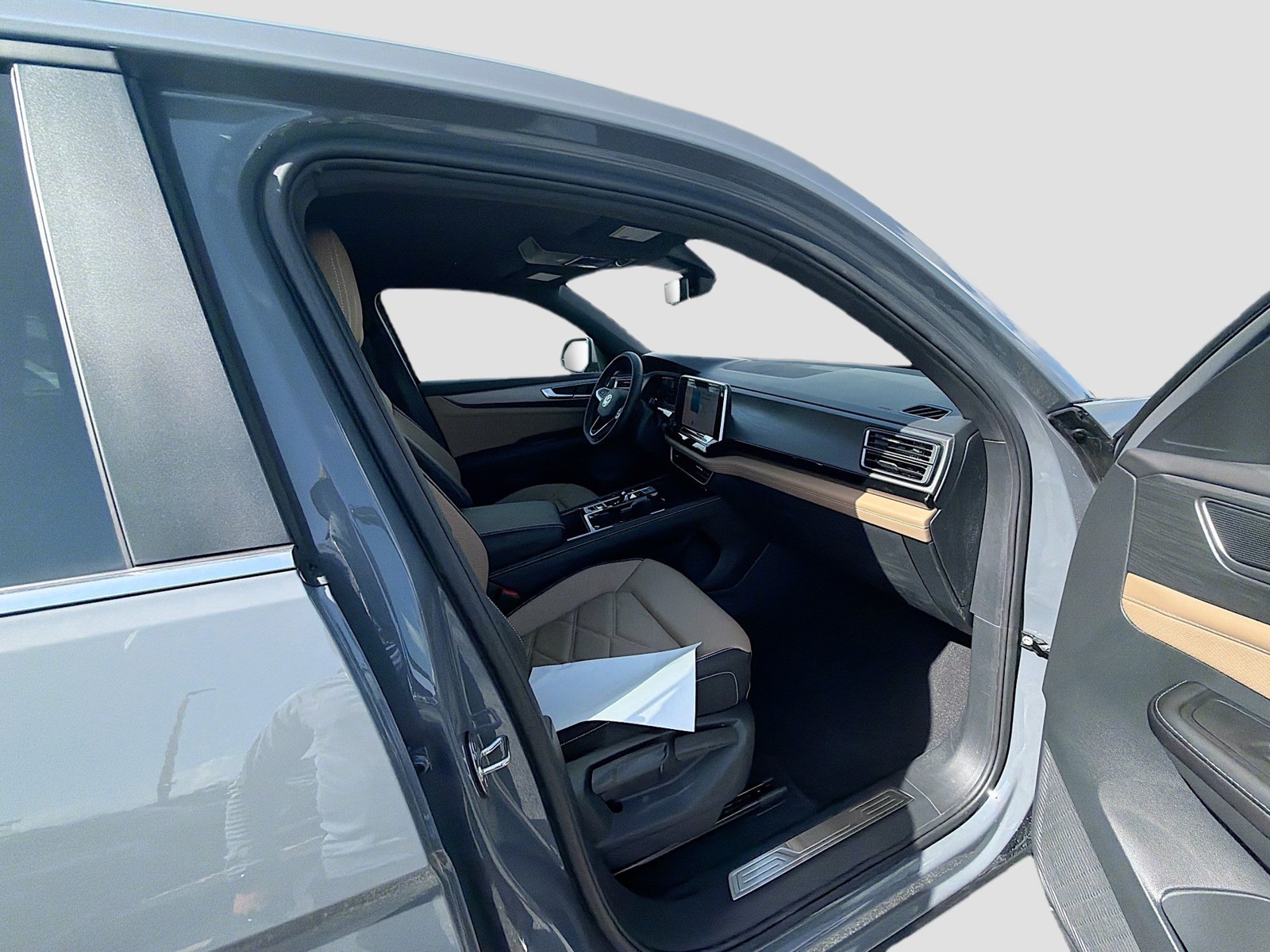 New 2026 Gray Volkswagen 2.0T SE w/Technology image 23