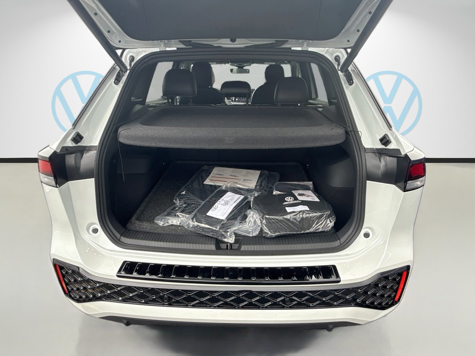 New 2026 Opal Volkswagen SE R-Line Black image 21