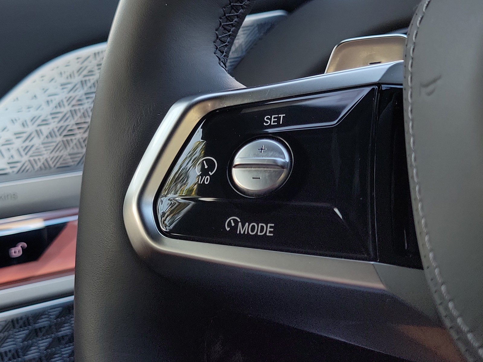 Used 2026 Brooklyn Grey Metallic BMW 740i image 27