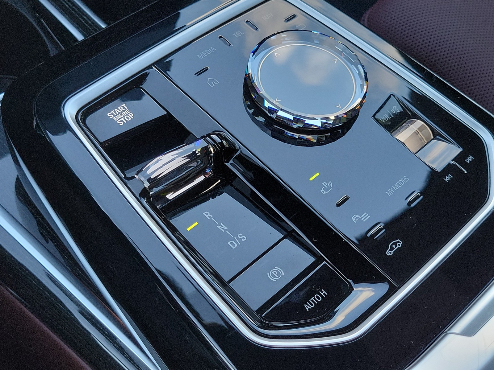 Used 2026 Brooklyn Grey Metallic BMW 740i image 33