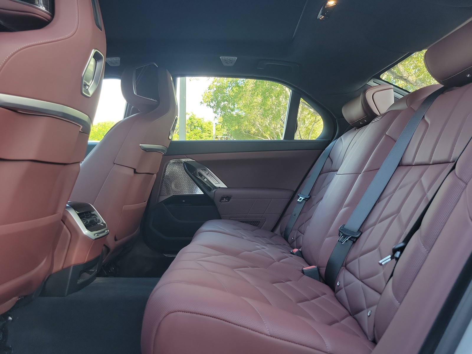 Used 2026 Brooklyn Grey Metallic BMW 740i image 15