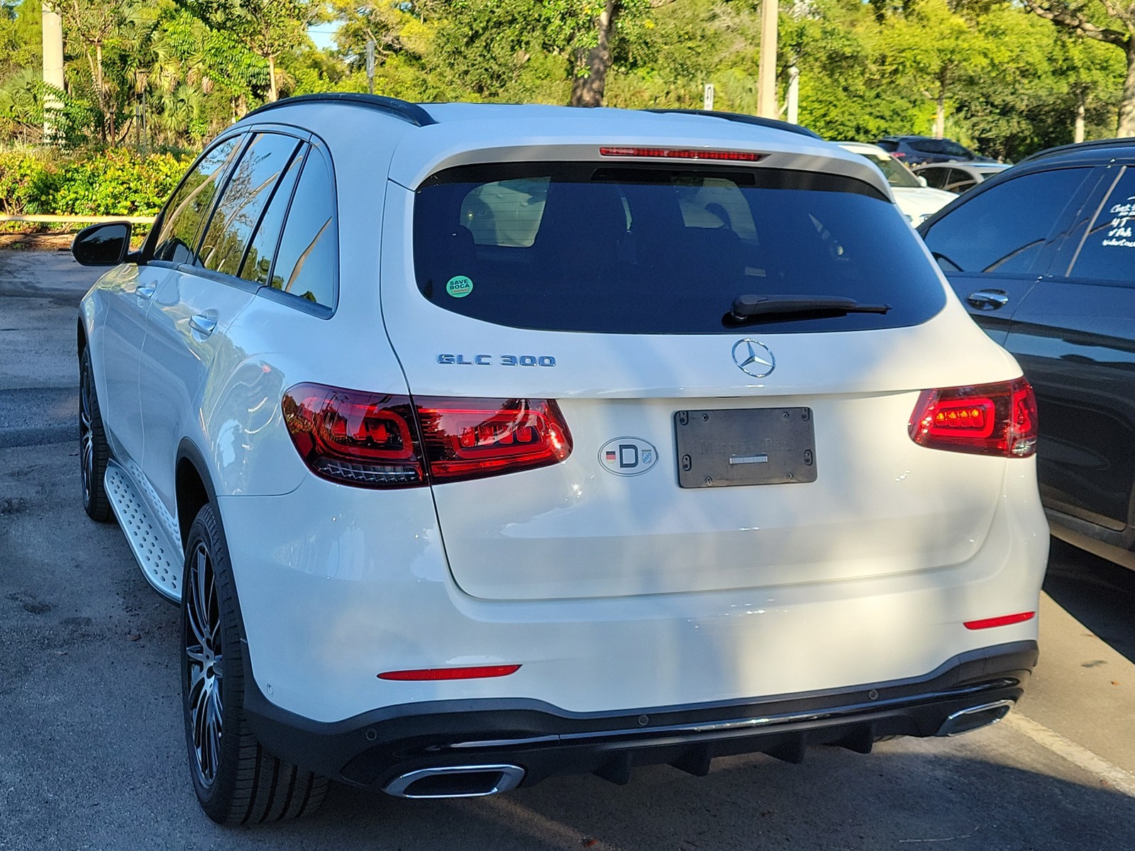 Used 2022 White Mercedes-Benz GLC 300 image 4