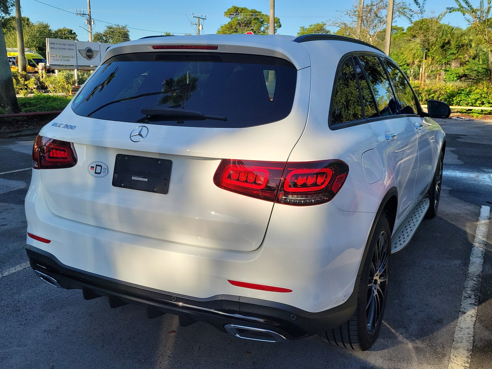 Used 2022 White Mercedes-Benz GLC 300 image 5
