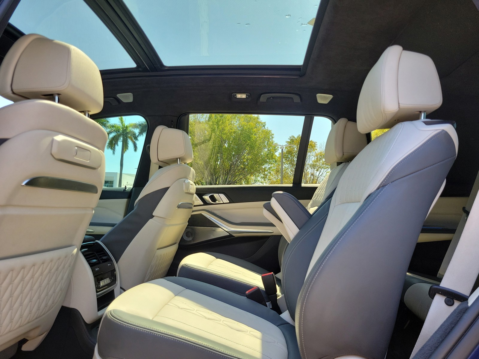 Certified Used 2024 ALPINA Blue Metallic BMW ALPINA XB7 image 15