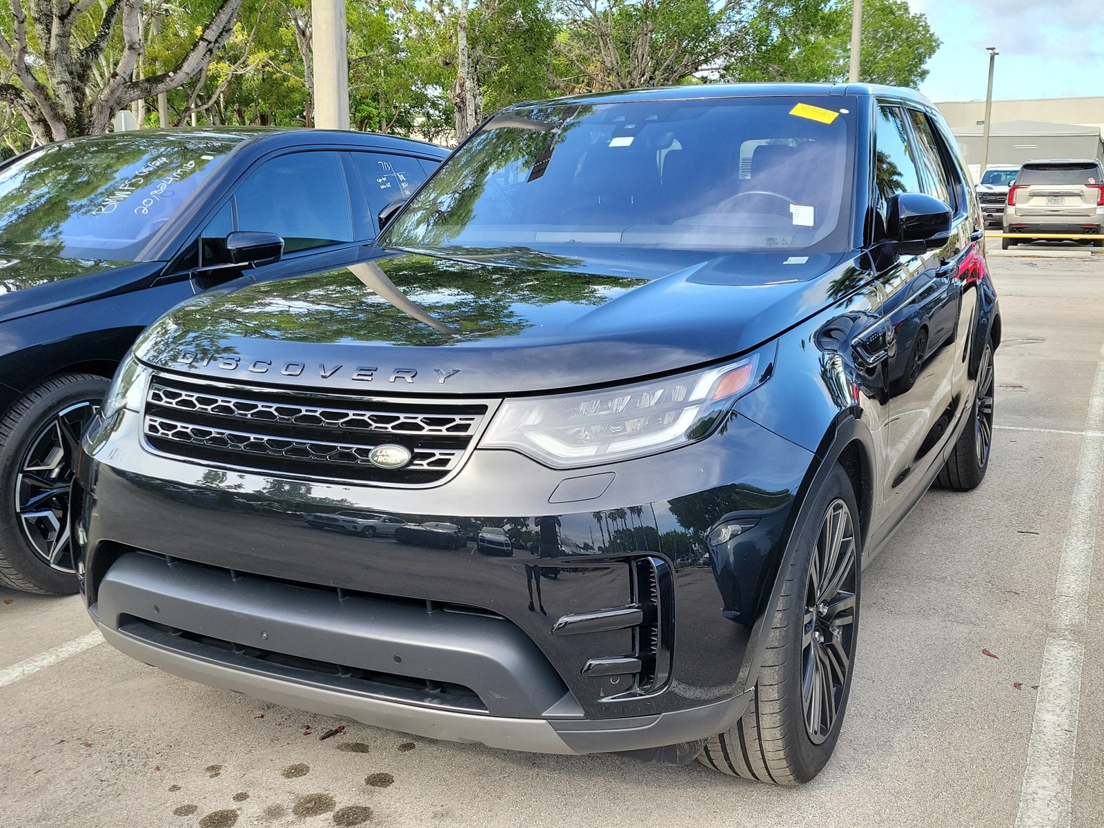 Used 2018 Black Land Rover HSE image 3