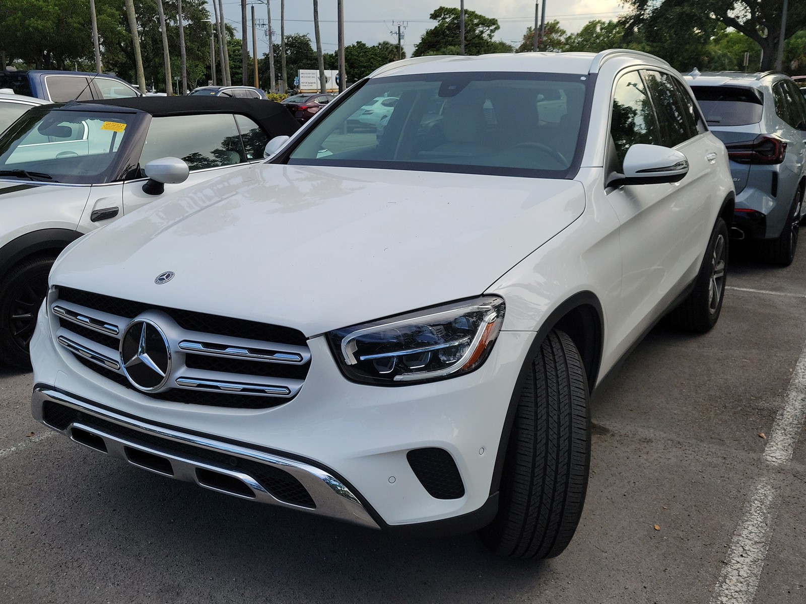 Used 2021 White Mercedes-Benz GLC 300 image 3