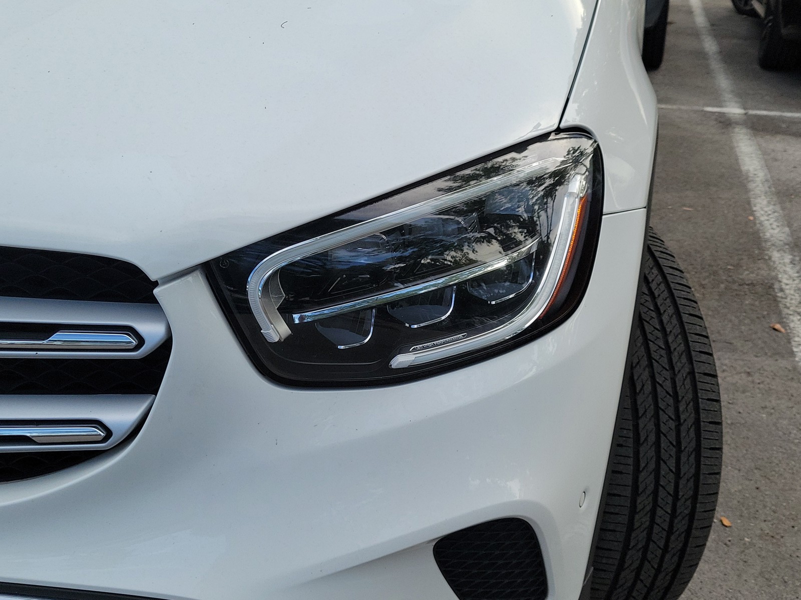 Used 2021 White Mercedes-Benz GLC 300 image 5