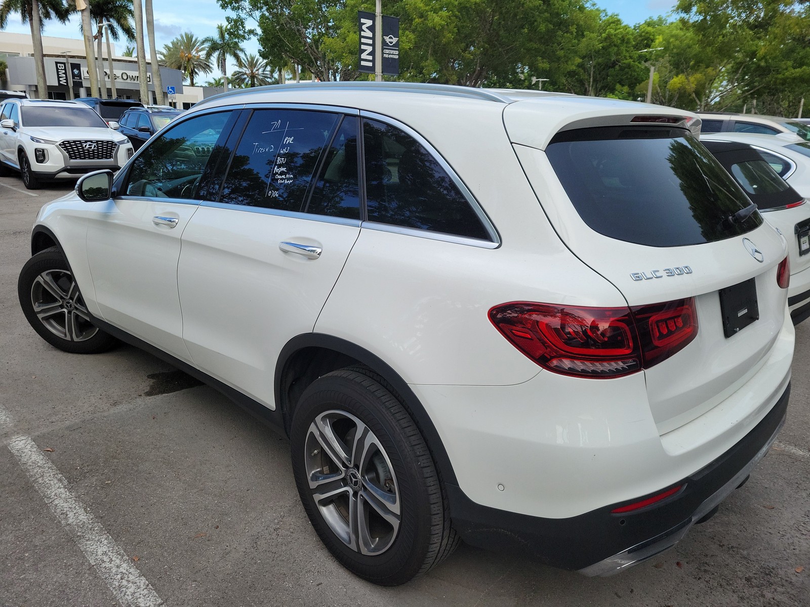 Used 2021 White Mercedes-Benz GLC 300 image 4