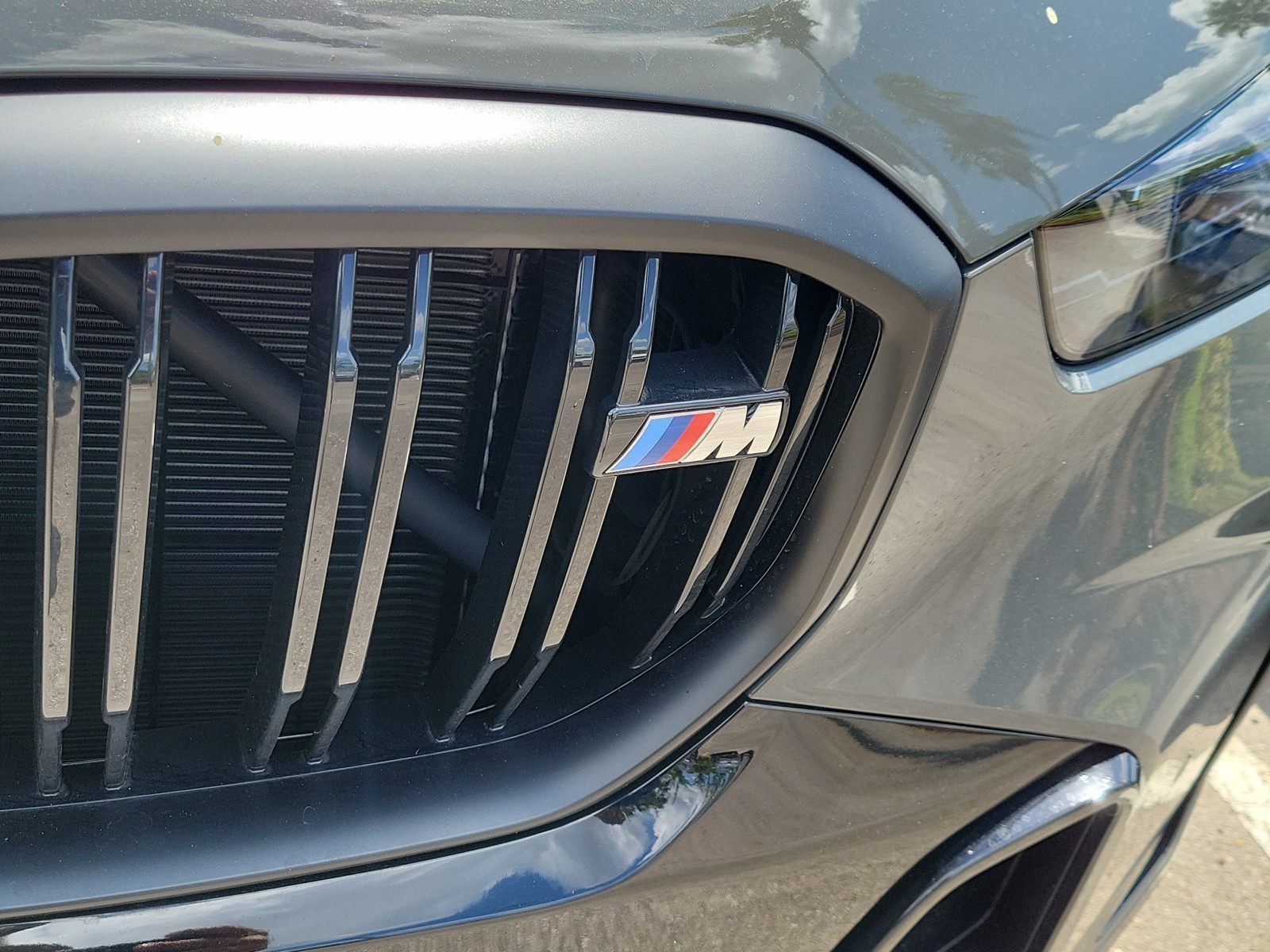 Used 2026 Dravit Grey Metallic BMW M60i image 5