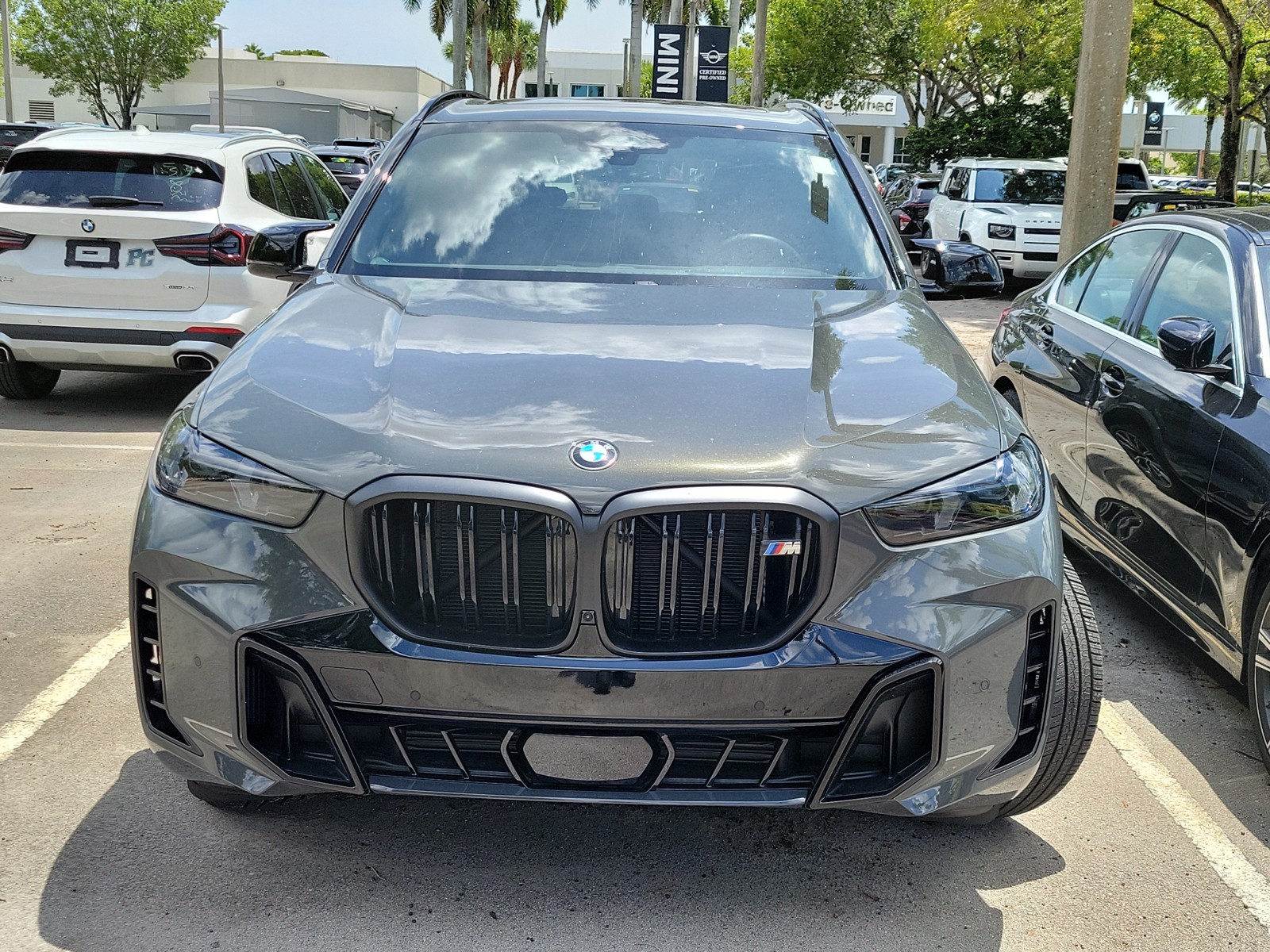 Used 2026 Dravit Grey Metallic BMW M60i image 2