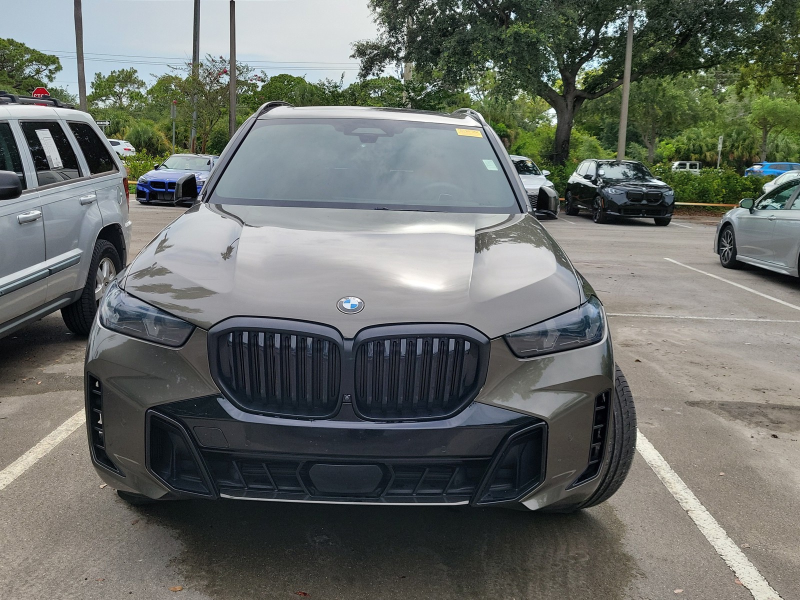 Used 2025 Manhattan Green Metallic BMW sDrive40i image 2