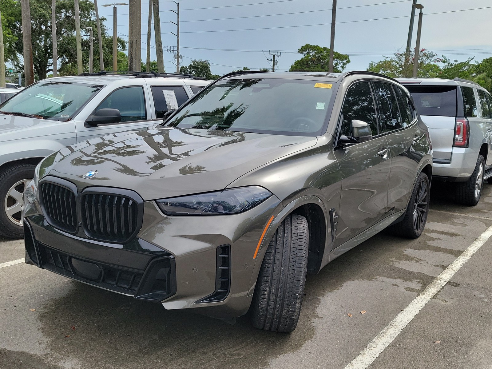 Used 2025 Manhattan Green Metallic BMW sDrive40i image 3