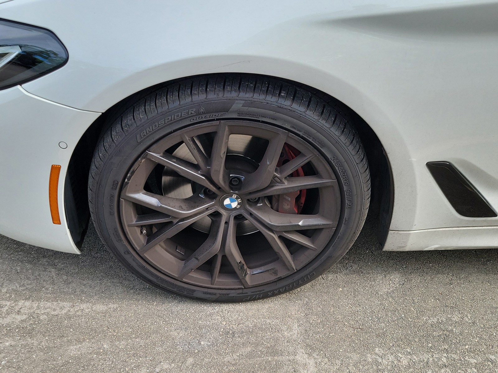 Used 2023 Alpine White BMW 530i image 5