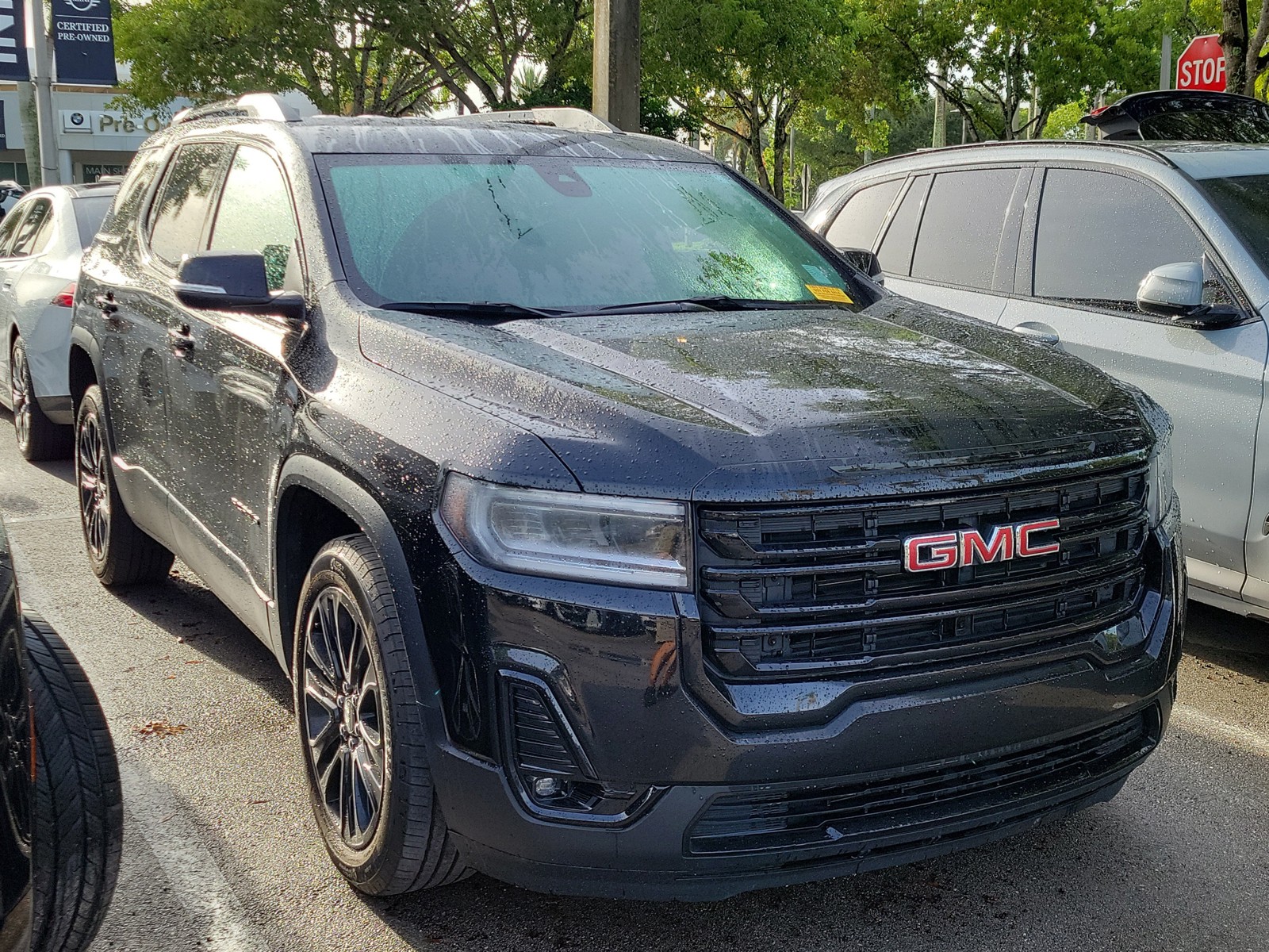 2023 GMC Acadia SLT