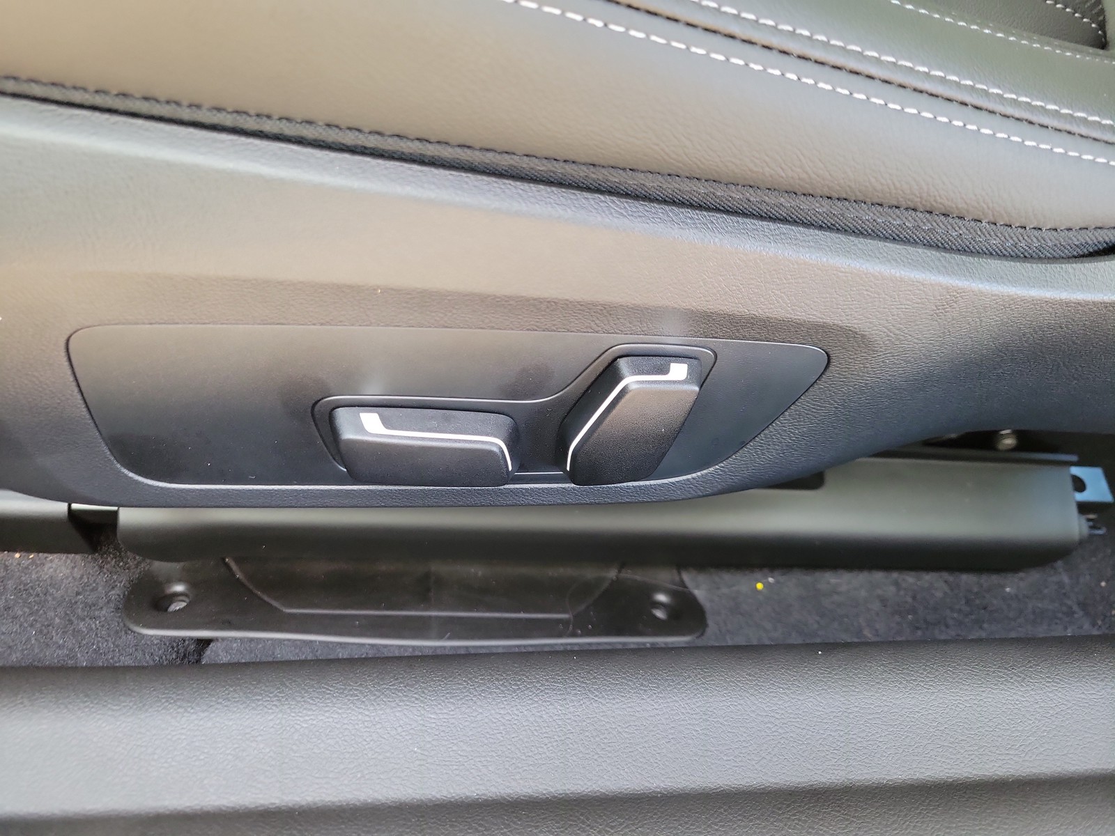 New 2026 Thundernight Metallic BMW 230i image 14