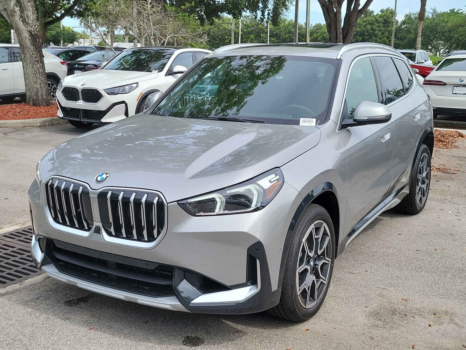 New 2026 Space Silver Metallic BMW xDrive28i image 2